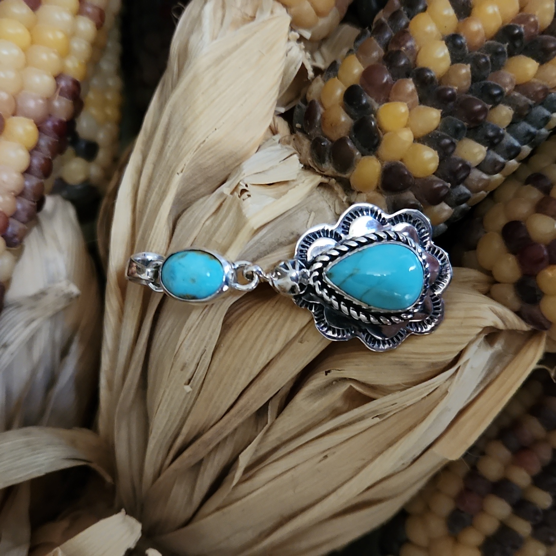 Gorgeous Nwot Native American Navajo Turquoise Double Stone Pendant